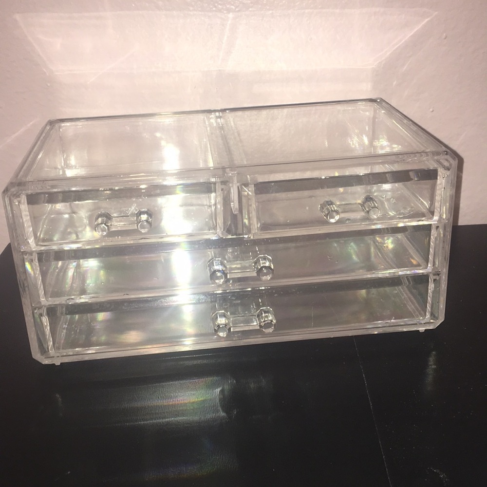 Make up organizers (2)